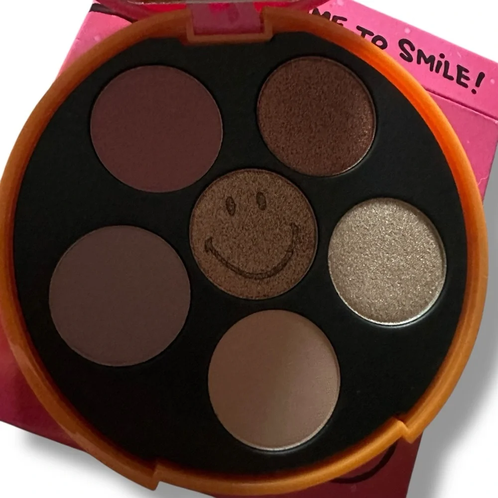 Ciaté London x Smiley 50 Limited Edition Eyeshadow Palette NIB Collectible 6 Pan